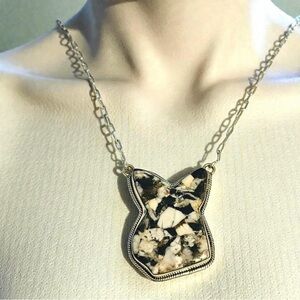 Nice thick sterling silver white buffalo bunny pendant necklace